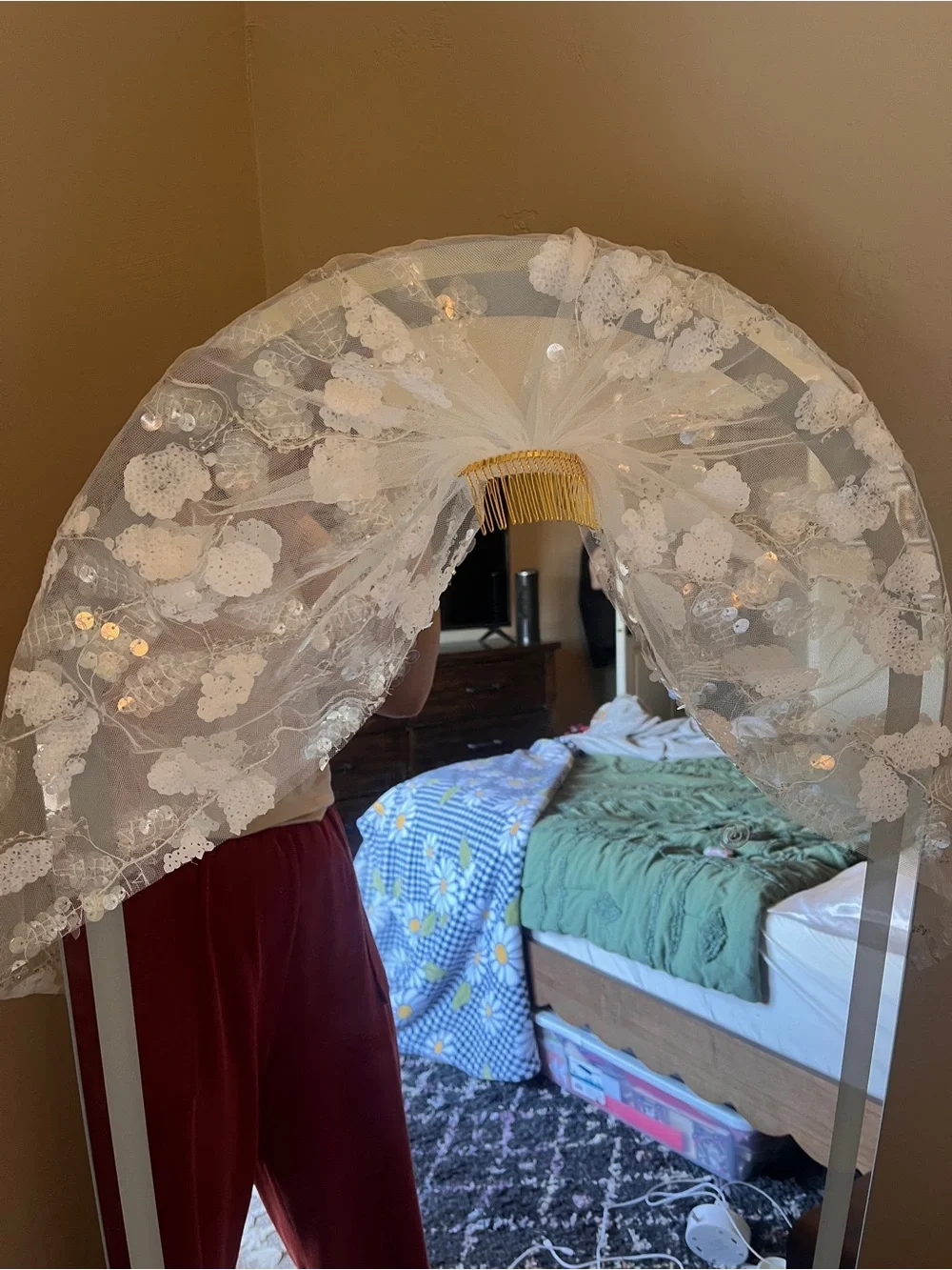 30” Embellished Floral Lace Bridal Veil in Ivory